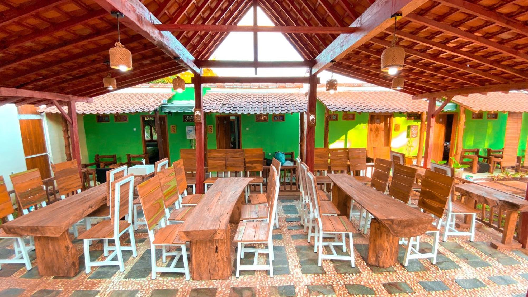 Wooden Kemiren Homestay Banyuwangi Banyuwangi  Luaran gambar
