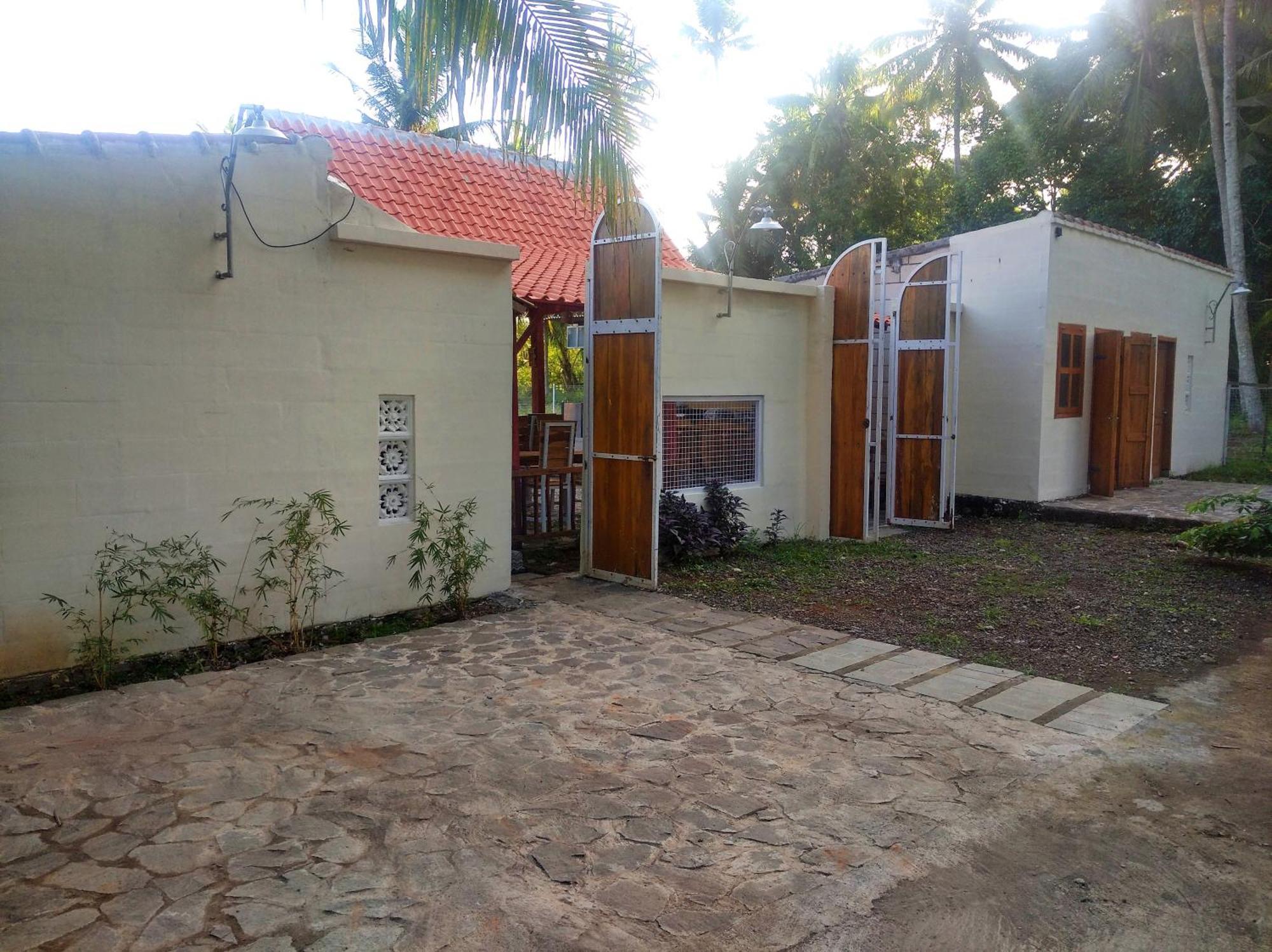 Wooden Kemiren Homestay Banyuwangi Banyuwangi  Luaran gambar